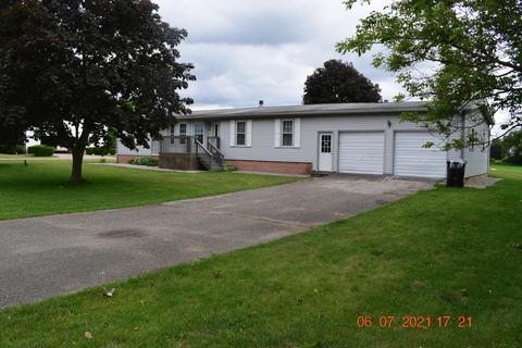 985 Sunset Dr, Quincy, MI 49082 photo 2