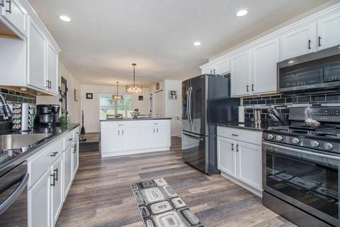 817 11th St, Plainwell, MI 49080 photo 9