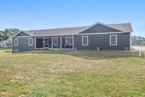 817 11th St, Plainwell, MI 49080 photo 2