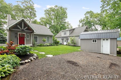 9576 Peninsula Dr, Grant, MI 49327 photo 1