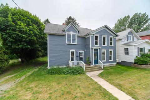 269 Fifth St, Manistee, MI 49660 photo 2