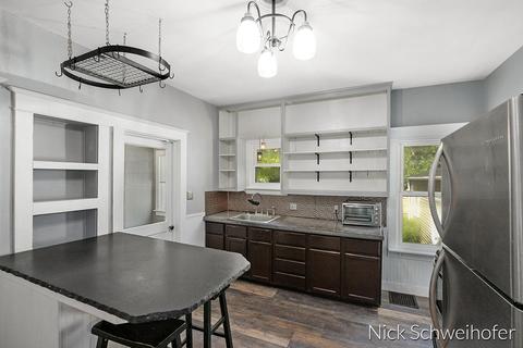319 Maple St, Spring Lake, MI 49456 photo 5