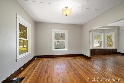319 Maple St, Spring Lake, MI 49456 photo 11