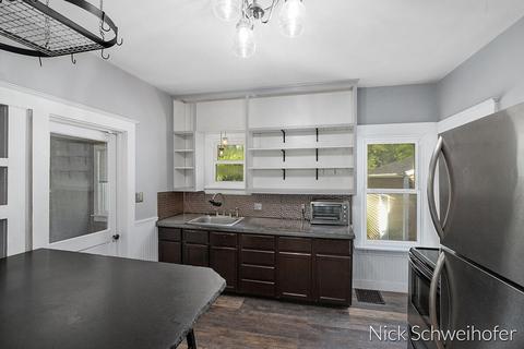 319 Maple St, Spring Lake, MI 49456 photo 8