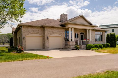 2159 Riverside Pointe Dr, St. Joseph, MI 49085 photo 2