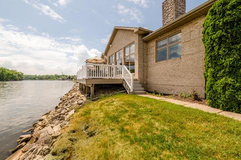 2159 Riverside Pointe Dr, St. Joseph, MI 49085 photo 9