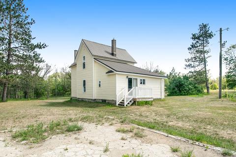 286 E Baseline Rd, White Cloud, MI 49349 photo 2