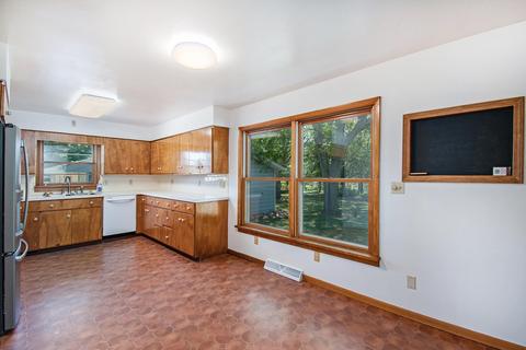 26055 Eldridge Dr, Mendon, MI 49072 photo 8