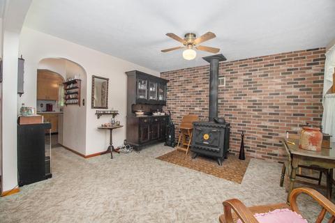 511 Cecil St, Buchanan, MI 49107 photo 2