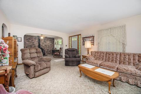 511 Cecil St, Buchanan, MI 49107 photo 5