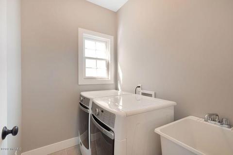 616 Parkview Ave, Spring Lake, MI 49456 photo 34