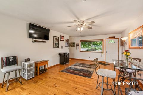 357 Donna Dr SE, Lowell, MI 49331 photo 5