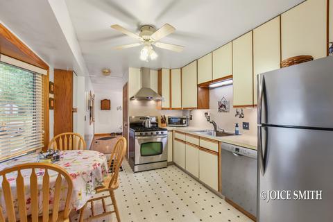 357 Donna Dr SE, Lowell, MI 49331 photo 8