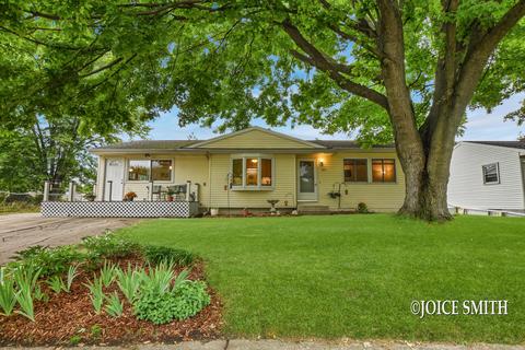 357 Donna Dr SE, Lowell, MI 49331 photo 1