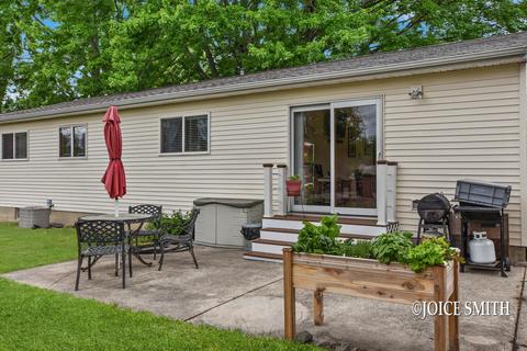 357 Donna Dr SE, Lowell, MI 49331 photo 21