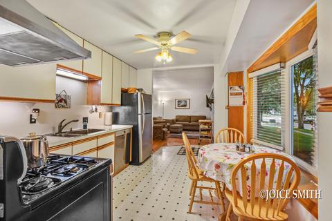 357 Donna Dr SE, Lowell, MI 49331 photo 6