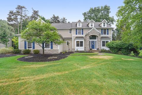 2284 Hearthside Dr SE, Ada, MI 49301 photo 2