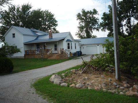 562 Kosmerick Rd, Bronson, MI 49028 photo 1