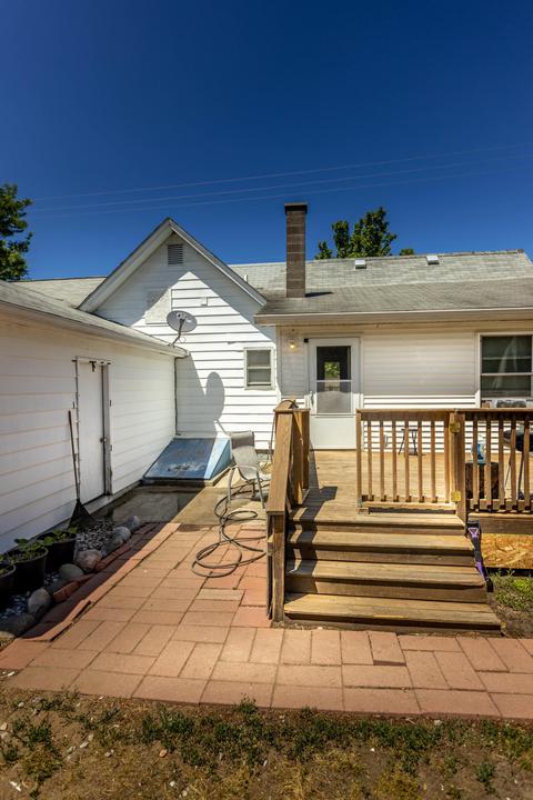 654 E State St, Belding, MI 48809 photo 11