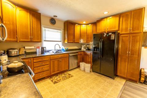 654 E State St, Belding, MI 48809 photo 28