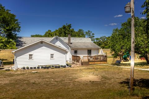 654 E State St, Belding, MI 48809 photo 9