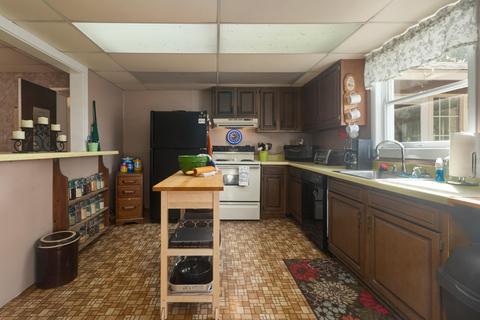 91 10th St, Plainwell, MI 49080 photo 6