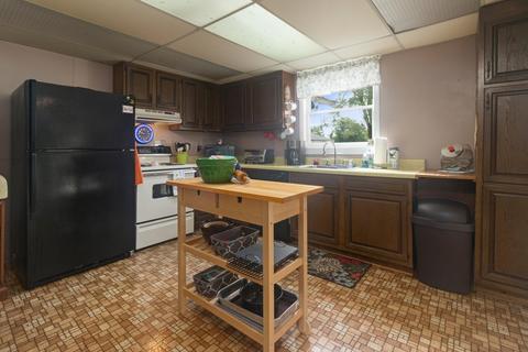 91 10th St, Plainwell, MI 49080 photo 5