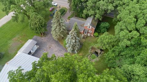 91 10th St, Plainwell, MI 49080 photo 3