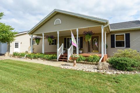 679 M-89, Plainwell, MI 49080 photo 2