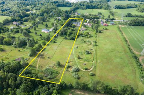 679 M-89, Plainwell, MI 49080 photo 9