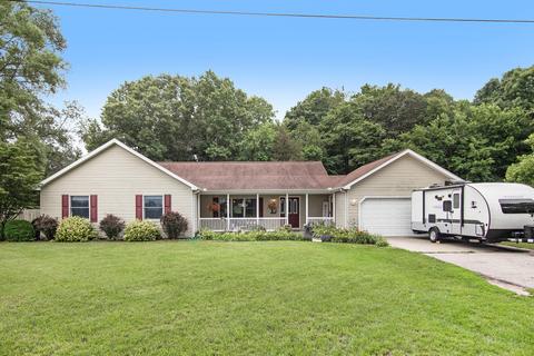 13715 Riverside Dr, Constantine, MI 49042 photo 1