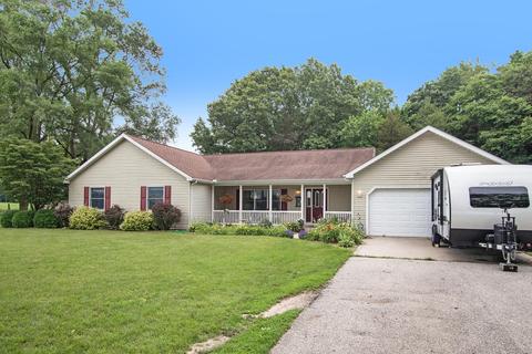 13715 Riverside Dr, Constantine, MI 49042 photo 2