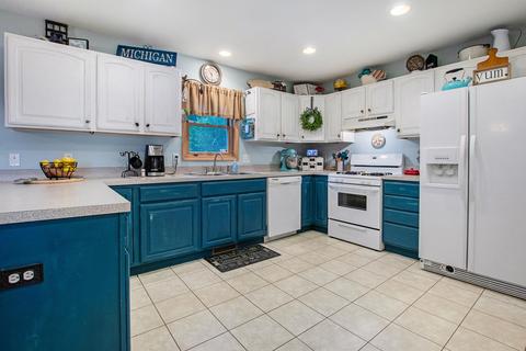 13715 Riverside Dr, Constantine, MI 49042 photo 6