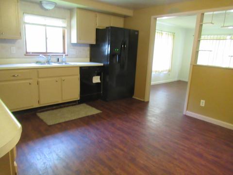 610 E York St, Cassopolis, MI 49031 photo 4