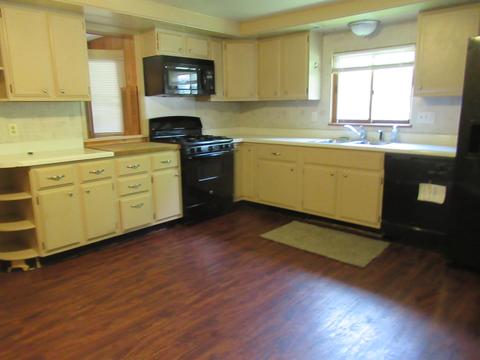 610 E York St, Cassopolis, MI 49031 photo 5