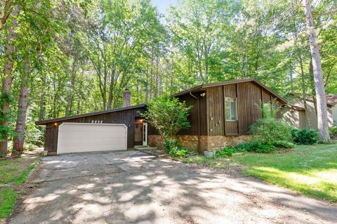 6496 Devon Ln, Cadillac, MI 49601 photo 2