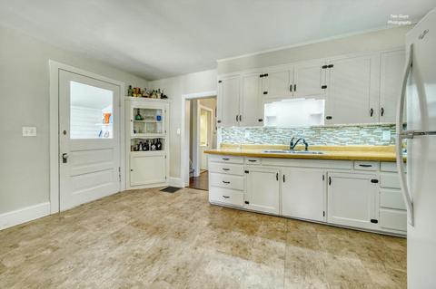39 E 16th St, Holland, MI 49423 photo 9