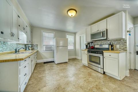 39 E 16th St, Holland, MI 49423 photo 7