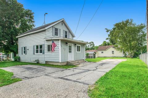 504 Kiddville St, Belding, MI 48809 photo 1