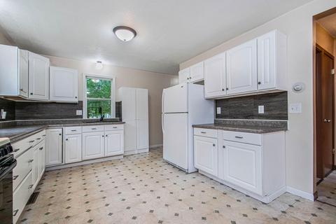 504 Kiddville St, Belding, MI 48809 photo 12