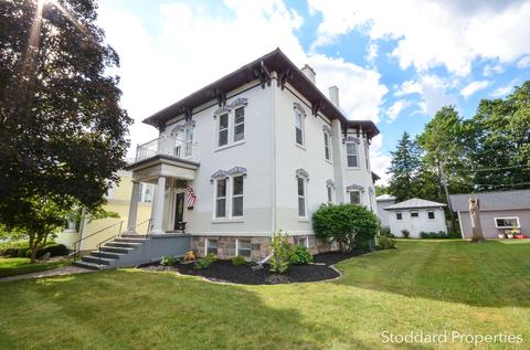 156 E Main St, Ionia, MI 48846 photo 1