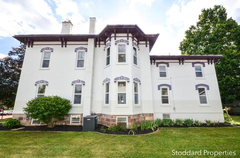 156 E Main St, Ionia, MI 48846 photo 4