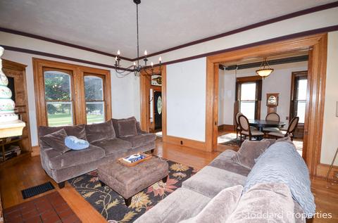 156 E Main St, Ionia, MI 48846 photo 11