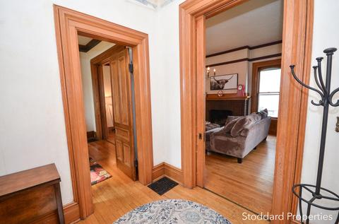156 E Main St, Ionia, MI 48846 photo 8