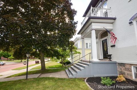 156 E Main St, Ionia, MI 48846 photo 2