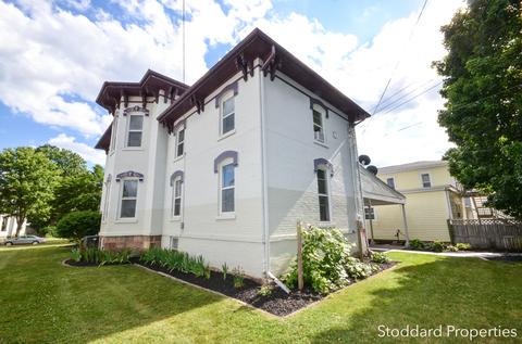 156 E Main St, Ionia, MI 48846 photo 3