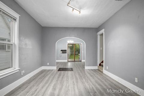 612 Harrison St, Belding, MI 48809 photo 6