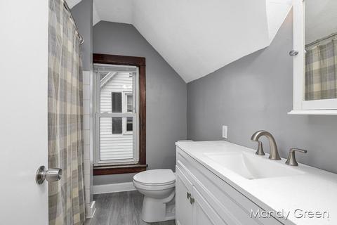612 Harrison St, Belding, MI 48809 photo 17
