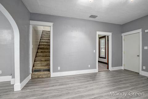 612 Harrison St, Belding, MI 48809 photo 5