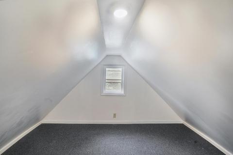 410 E Center St, Belding, MI 48809 photo 9